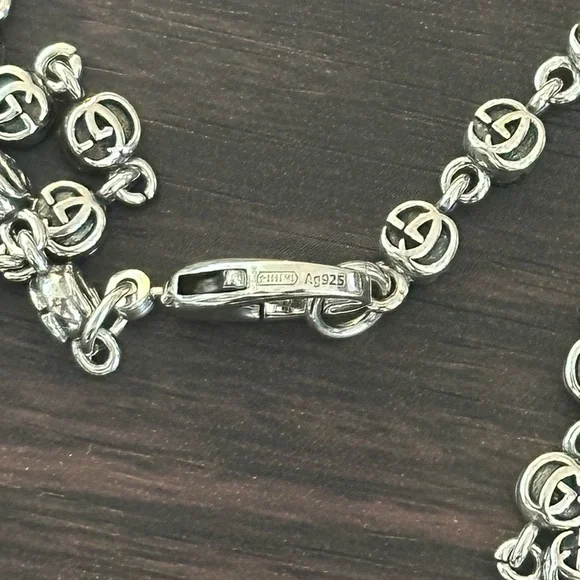 Gucci
GG Marmont key pendant necklace - Picture 4 of 7